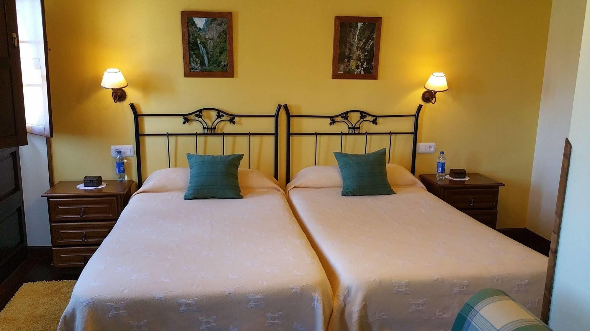 Casa De Aldea El Frade Hotel Ribadesella